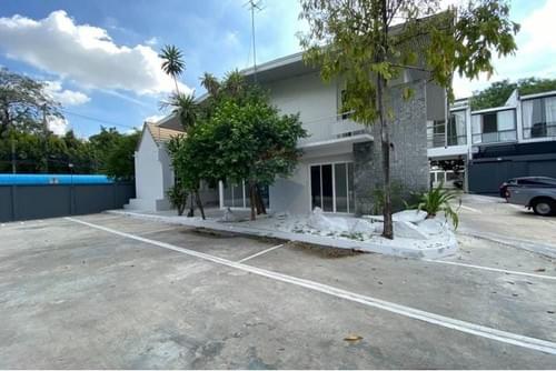Shop//F&B Office Space for Rent – Prime Thonglor (Sukhumvit 55)