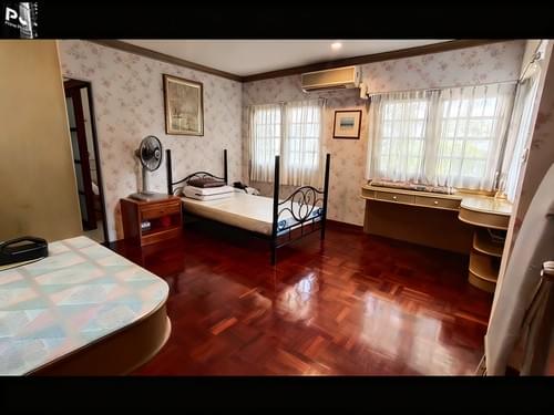 Renovated 4-Level Residence with Double-Volume Living & Private Rooftop in Sukhumvit 4 – ฿100,000/Mo