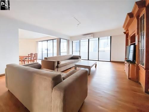 Pet-Friendly 3-Bedroom Residence in a Classic Low-Rise Building, Thonglor 9 – ฿80,000/Month