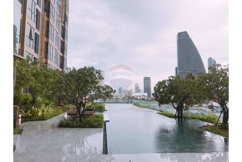 Super Cheap High-Floor 1-Bed Condo at OKA Haus Sukhumvit 36