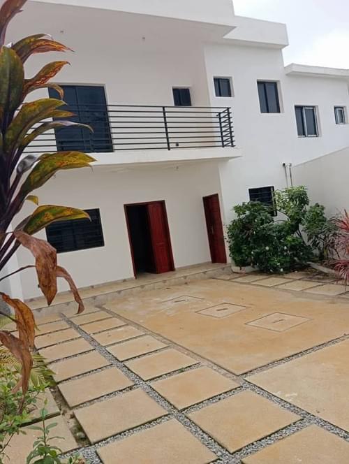 📍 FEKESSÉ: Duplex 5 pièces à vendre