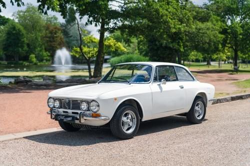 Alfa Romeo Giulia GT 2000 Veloce Bertone - 1972