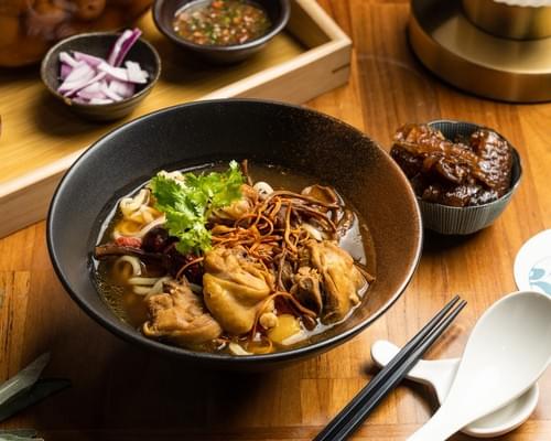 黃金蟲草雞湯麵