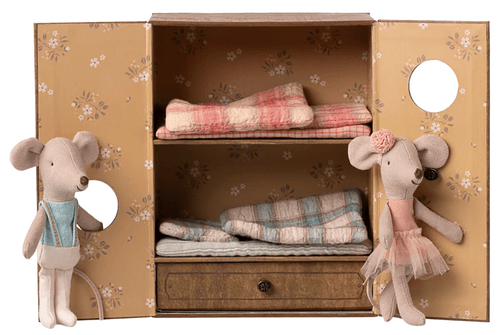 【預購到貨:15/09/25】Ballet mice in dance studio, Little sister and brother
