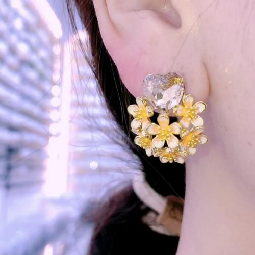 Translucent Floral Cluster Earrings