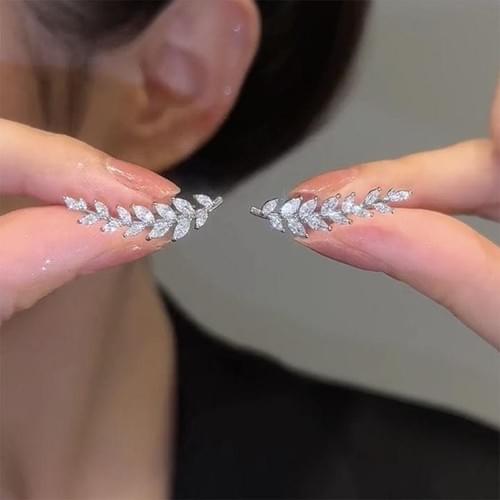 Leaf Cartilage Earrings — Linen Hour Collection