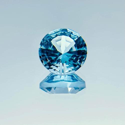 Swiss Blue Topaz 4.70 Ct|Dreamlike Blues. Confusing Sparkles