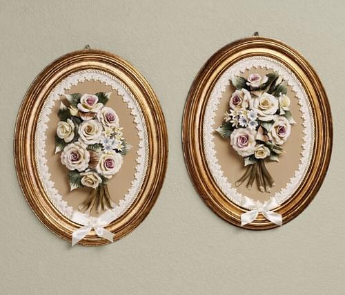 Paire of Beautiful Handmade Capodimonte Style Porcelain Flower Bouquet in Oval Frame Wall