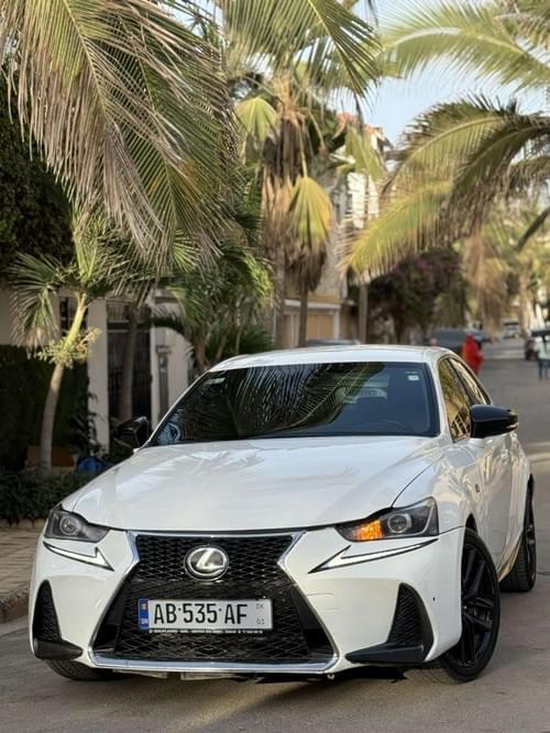 Lexus 2020