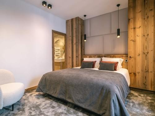 ULTIMATE ALPINE GLOW Private room — king-size bed