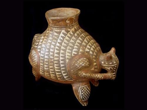 Pre-Columbian Pottery (replica), Gran Nicoya Archeological Region : armadillo effigy pot