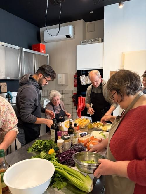Déjeuner solidaire à la cuisine de Camille