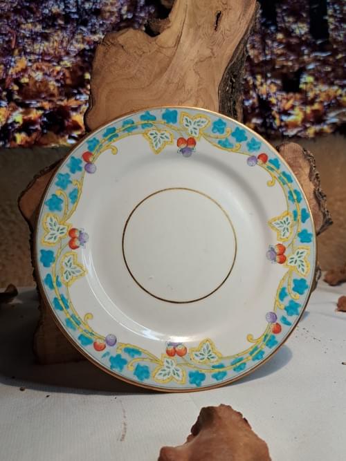 صحن بورسلان إنجليزي أصلي – Churchill England صحن جميل بزخارف كلاسيكية مصنّع من قبل شركة Churchill في