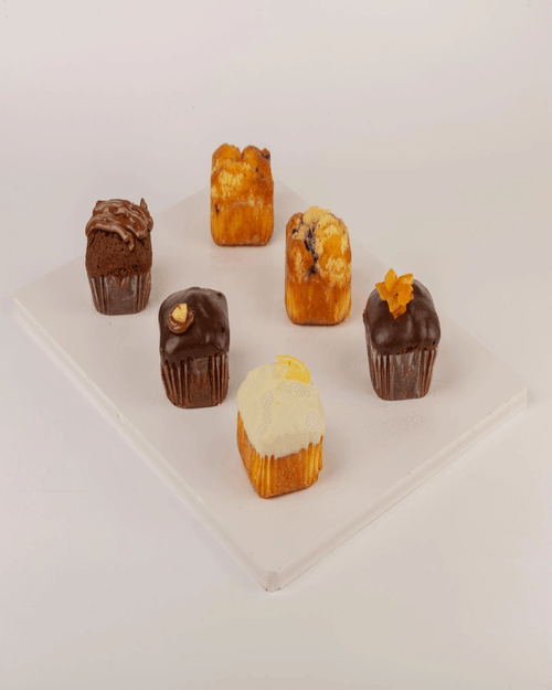 Mini Pound Cake Box – 15 pcs | (بوكس ميني كيك الباوند – ١٥ قطعة)