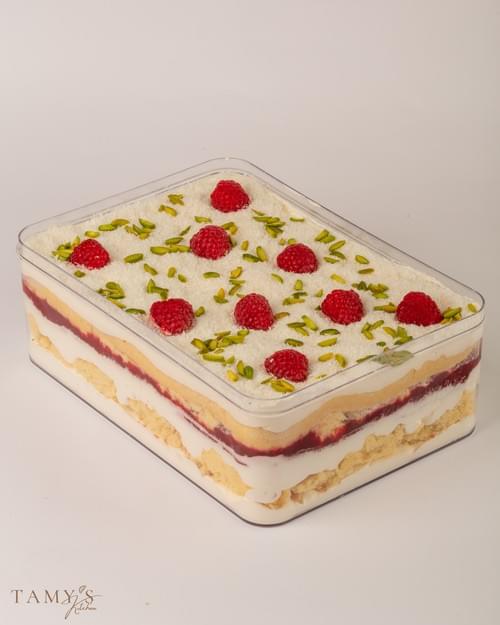 Coconut Raspberry Trifle | (ترايفل جوز الهند والتوت الأحمر)