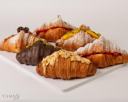 Mini Indulgence Sweet Croissant Box 12 pcs | (بوكس ميني كرواسون حلو – ١٢ قطعة)