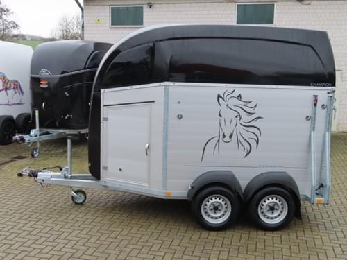 Böckmann Pferdeanhänger "Champion R " Sattelkammer, Aluboden "Aktions - Anhän