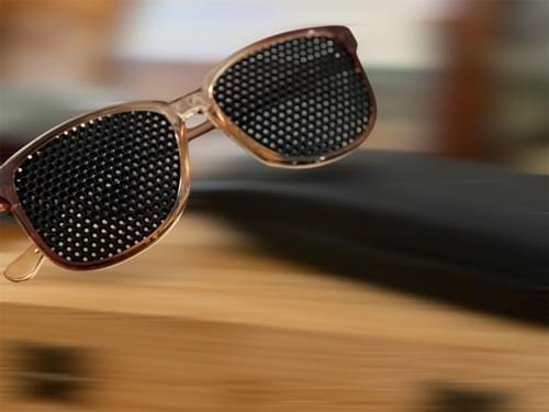 Eyerobics- Lunettes à trous de Gym douce des yeux: détente, activation et tonicité instantanée