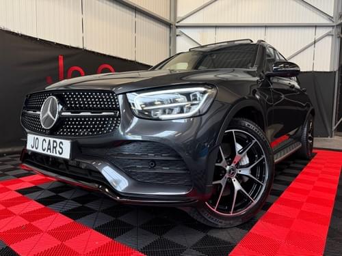 Mercedes-Benz GLC 200 /4-Matic/AMG Pack/Pano/Led/Ambi/Keyless/360°/Zv/Carplay/Topper!!!