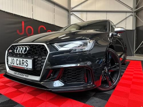 Audi RS3/2.5/5 Cilinder/Quattro/Black/Camera/Apple CarPlay/