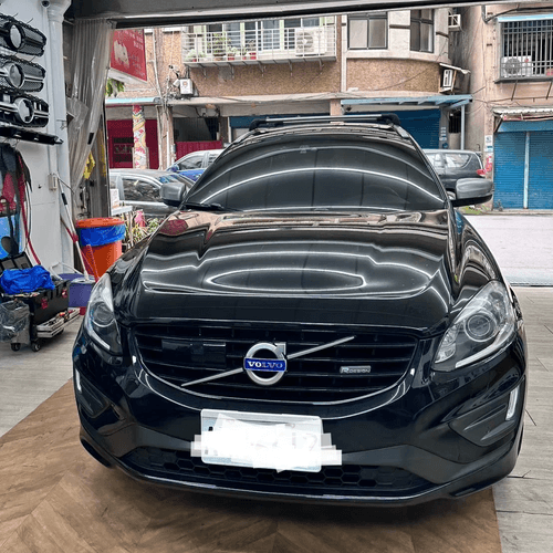 2015 年 Volvo XC60 加裝車側踏板