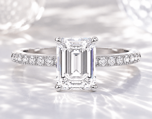 Aurélle Vintage Royale™ Emerald Halo Ring
