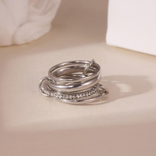 The Lunar Luxe Ring™