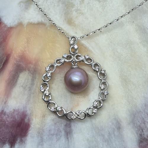 Pendant w/ Chain
