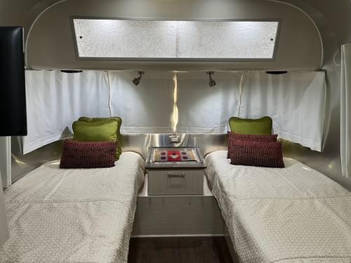 2019 Airstream International Serenity 27 FBT