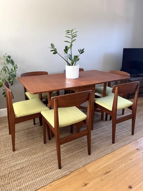 NEW LISTING Jentique 1970s Teak Gateleg Dining and Chairs, Set of 6