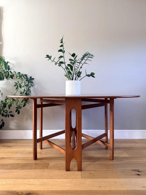 SOLD Jentique Mid-Century Retro Vintage 1968 Oval Drop-Leaf Dining Table