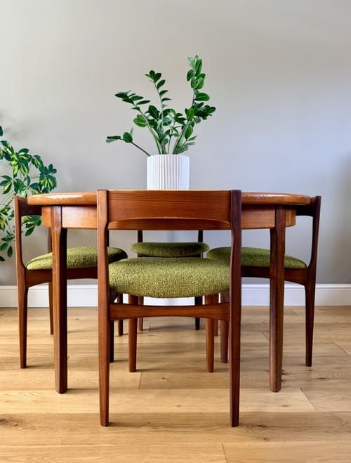 SOLD Elliotts of Newbury (EoN) Round Table & Nathan Roudette Chairs, Set of 4
