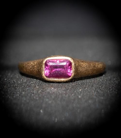 Hand Hammered 18kt Yellow Gold Ring with Unheated Pink Sapphire