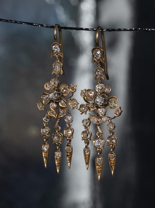 Vintage 1920–1940 Chandelier Earrings in Yellow and White Gold