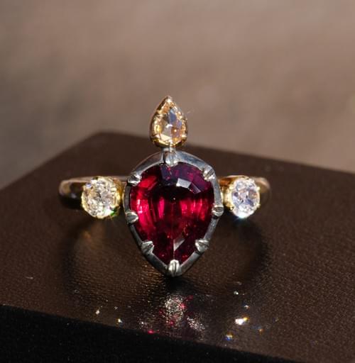Flaming heart ring