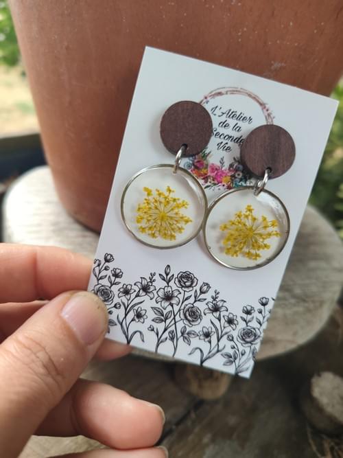boucles d'oreille clou bois acier inoxydable fleurs de carotte jaune