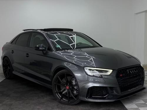 AUDI RS3 BERLINE – 2.5 TFSI 400CH QUATTRO S-TRONIC – GRIS DAYTONA NACRÉ – PACK OPTIQUE NOIR – MOTEUR
