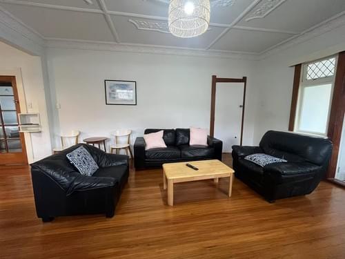 Spacious Retreat near Ferry & Mall