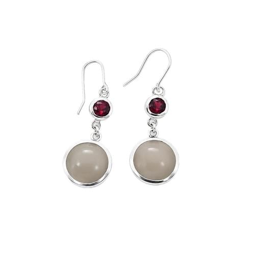 1 Pair of Hanging Silver Earring with one Facetted Red Garnet and one Cabochon Moonstone