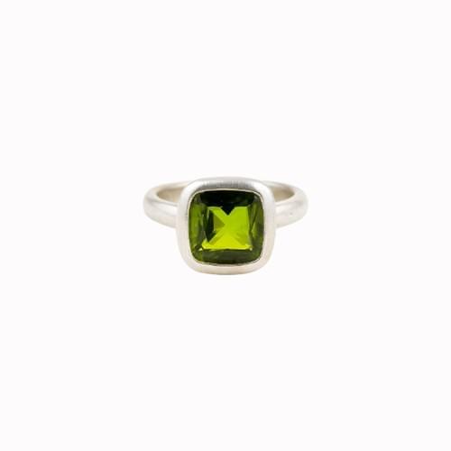 Ring in Silver with one square Green Peridot size 51