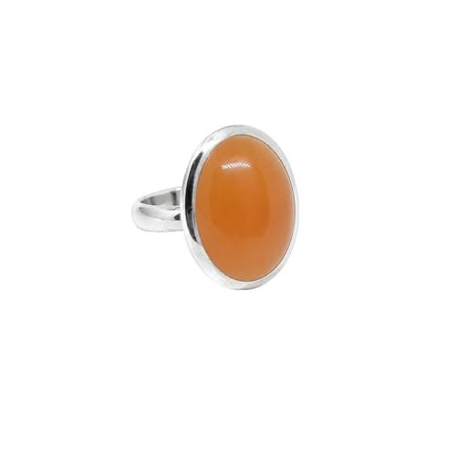 Ring in Silver with a one oval Orange Moonstone size 56