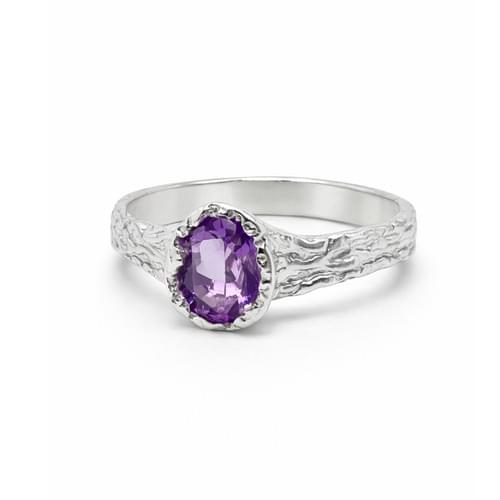 Ring in Silver with Cabochon Cmethyst 1