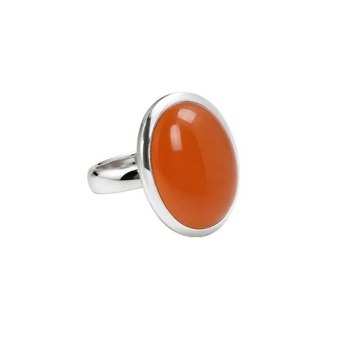 Ring in Silver with a one oval Orange Moonstone size 56
