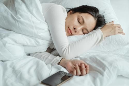 Lulla-Bye-Bye: A Guided Mediation Using Imagery and Visualization for Insomnia and Sleep Enhancement
