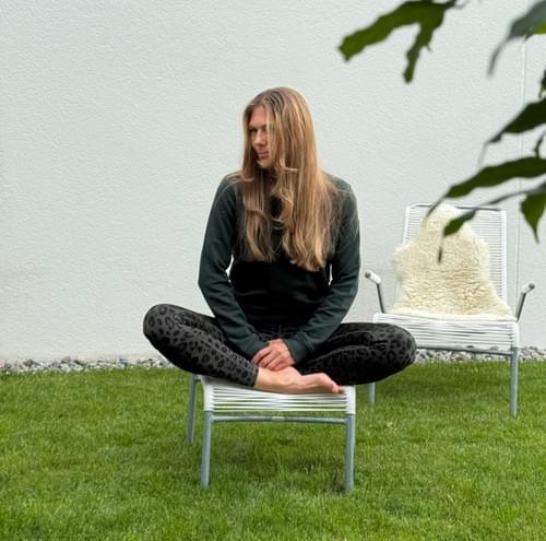 Pullover grün -> ohne Versand 58.90 CHF / mit Versand 63.90 CHF