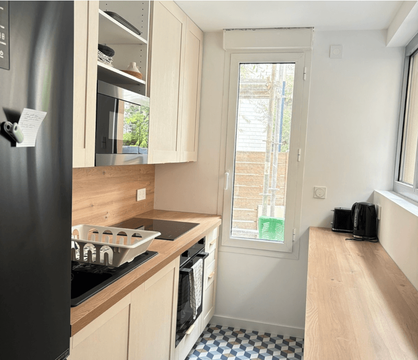 Cuisine neuve sous verrière du coliving MA COHAB aux Chartrons à Bordeaux