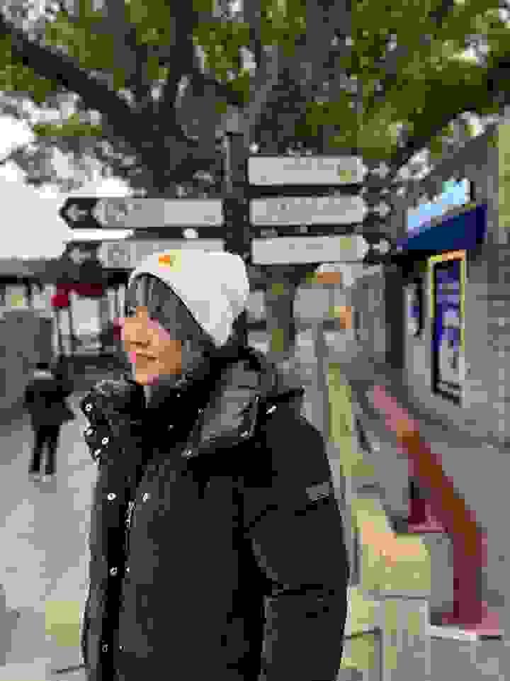 Min Min Tay Professional photo taking with white dress and red shoes Min Min Tay Professional photo taking with white dress and red shoes