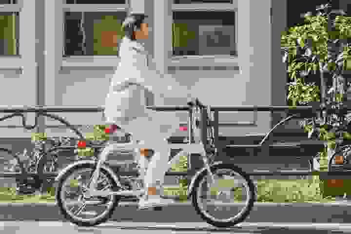 坂道登りをアシストする 坂道登りをアシストする