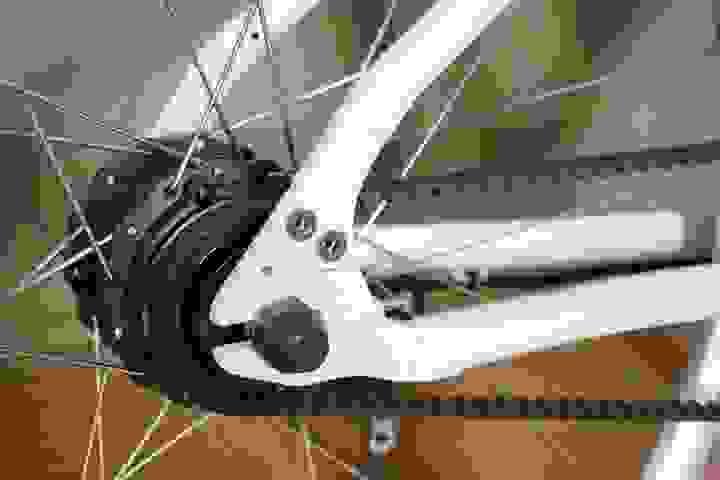 坂道登りをアシストする 坂道登りをアシストする