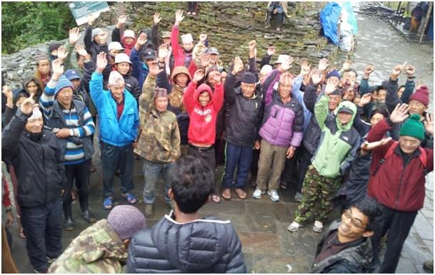 La forêt d’altitude en raréfaction. Photo Jean Garrigues  Avril 2016 Samagaon 3500 m 